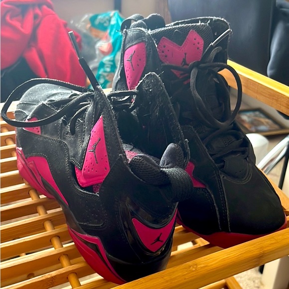 Jordan Shoes - Jordan retro flights clack and pink size 7 great condition